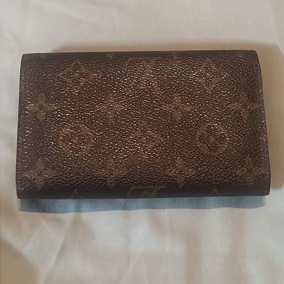 Louis Vuitton Tressor wallet. - Picture 2 of 11